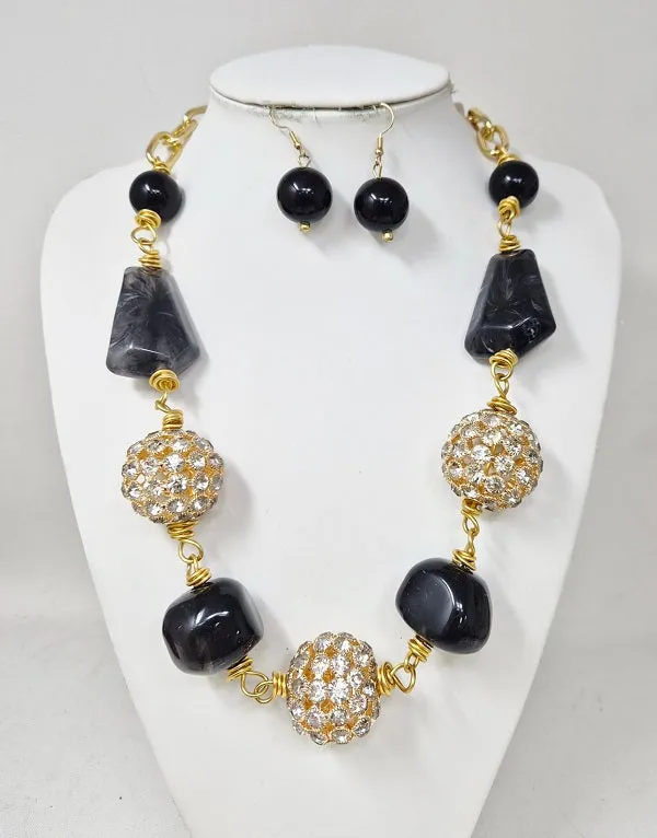 FASHION NECKLACE WITH EARRINGS (JN11516 GBK) sold by Oh My Jewelry