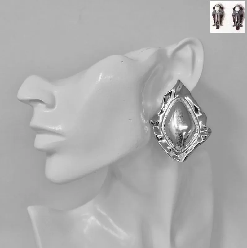 FASHION EARRINGS CLIP (JE20169 R) made by Oh My Jewelry