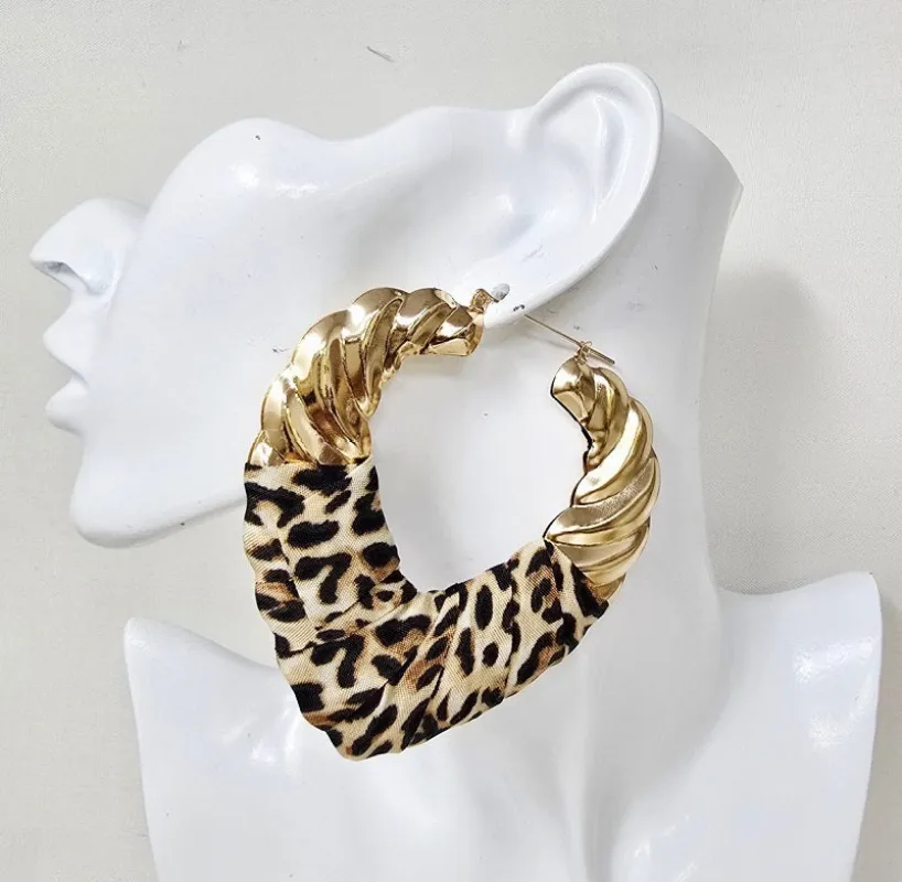 FASHION EARRINGS (JE10483 GLE) made by Oh My Jewelry