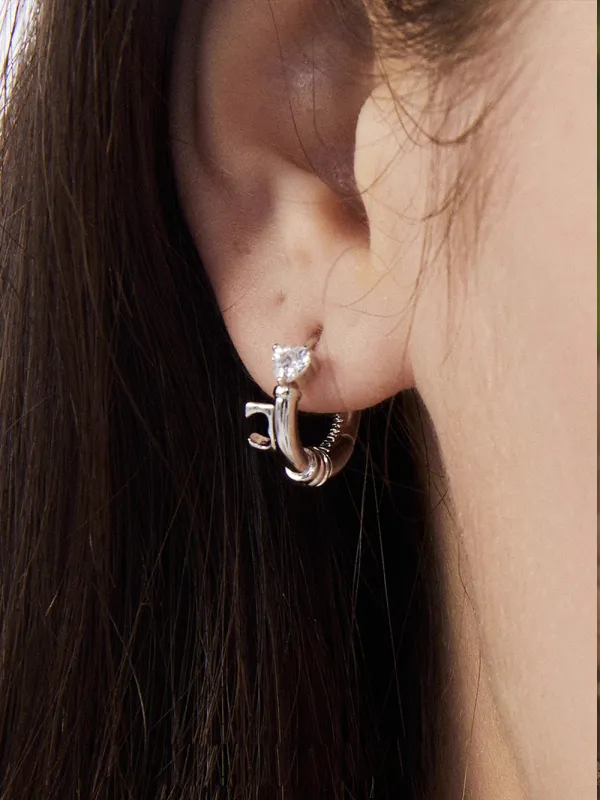 MUKTANK×SUN HUNTERSleek key ear cuff sold by Muzkin