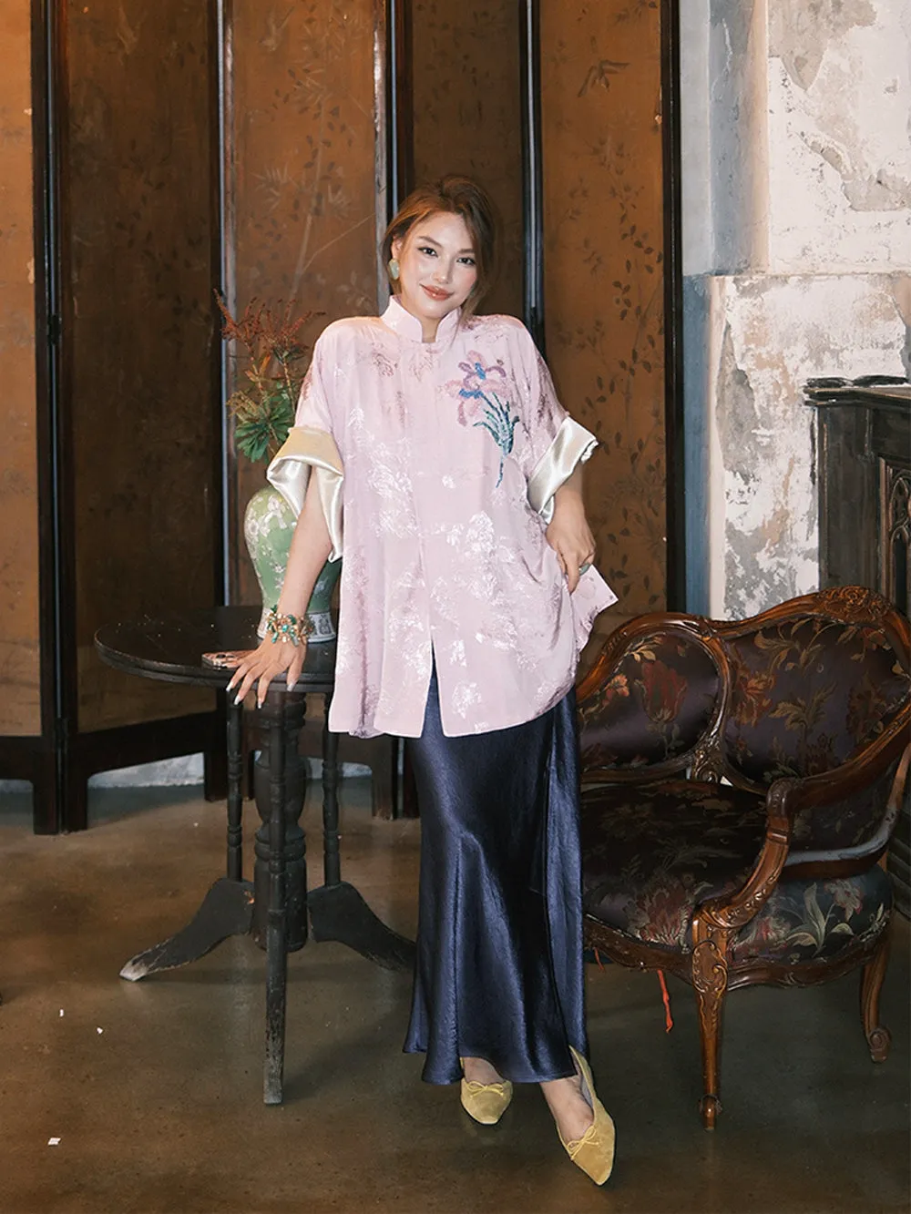 MUKZIN“Capsule Collection”Pink Chinese - style Stand - up Collar Floral Embroidered Loose Top sold by Muzkin product image thumbnail 2