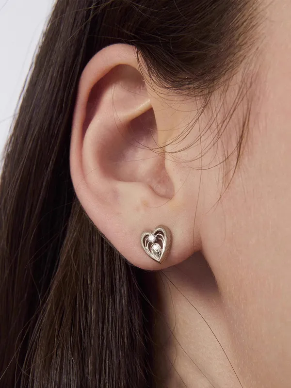 MUKTANK×SUN HUNTER Lace heart ear clips sold by Muzkin