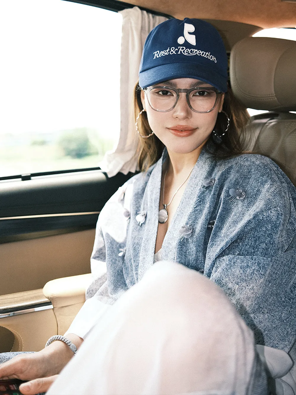 MUKZIN“Capsule Collection”Gradient color V-neck lightweight shirt sold by Muzkin product image thumbnail 2