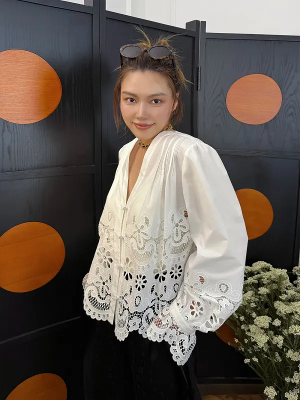 MUKZIN“Capsule Collection”White hollow-out lace loose shirt sold by Muzkin