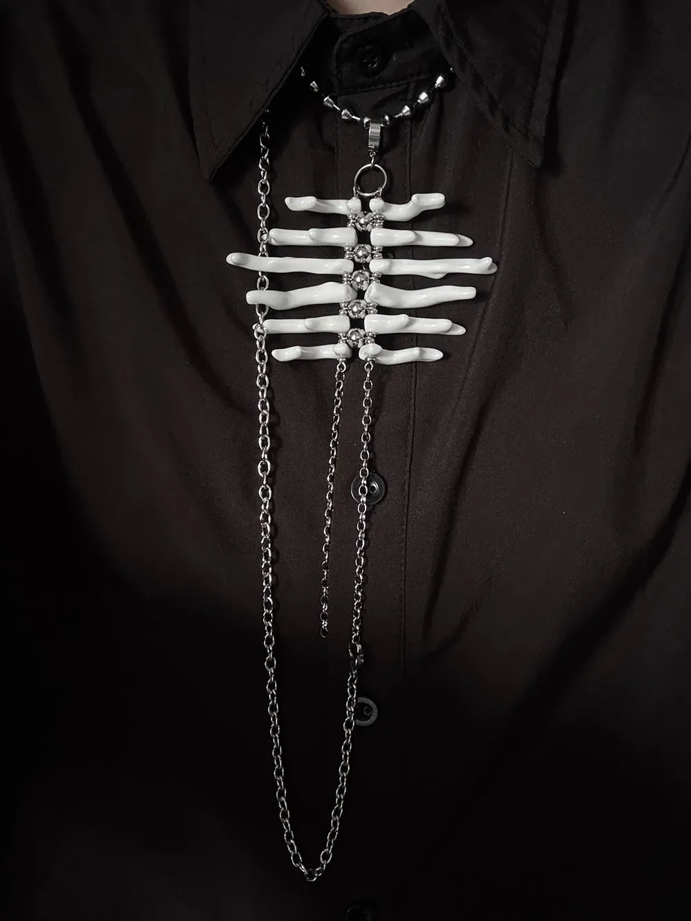 MUKTANK×DARK DREAM Handmade detachable pendant necklace in the shape of a breastbone, with a Gothic and gender-neutral style sold by Muzkin