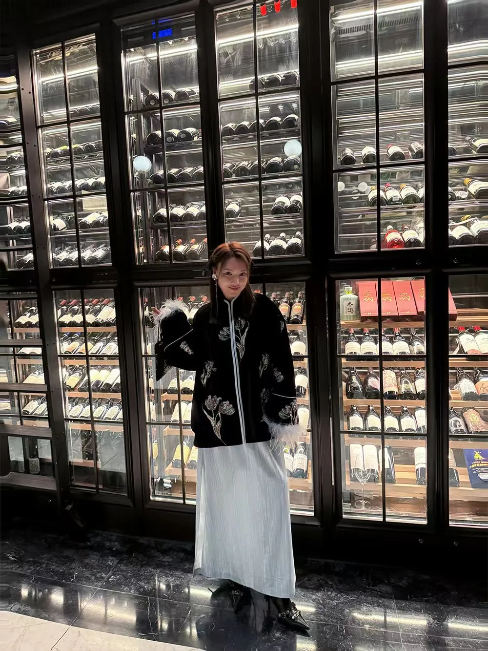 MUKZIN Exquisite New Chinese - style Cape Coat with Feather - trimmed Cuffs sold by Muzkin product image thumbnail 2