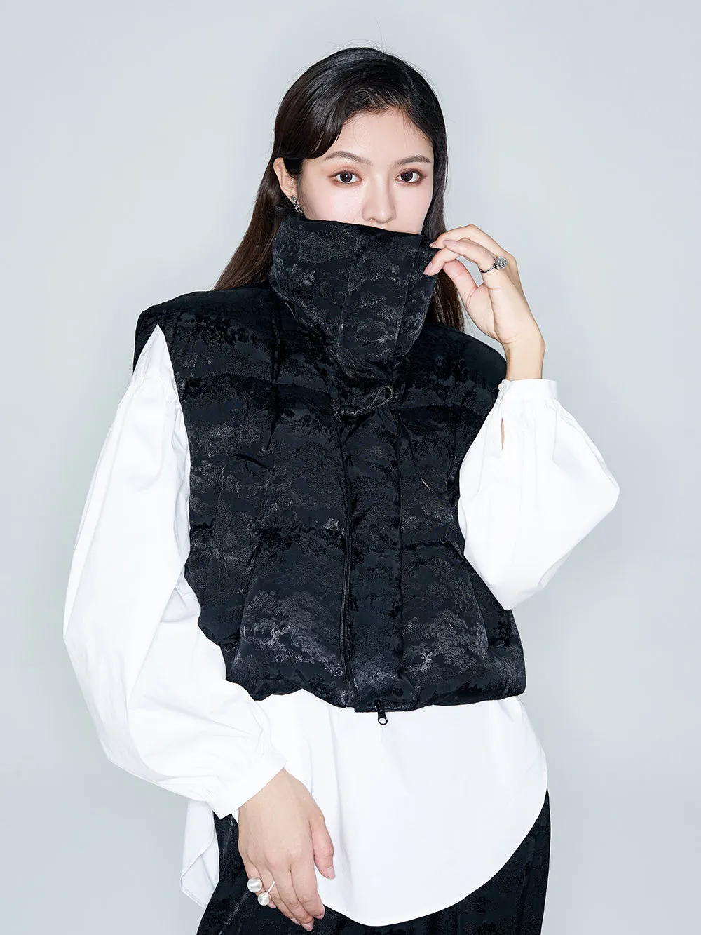 MUKZIN Linglong "Orchid Pavilion" Short-style Design Down Vest sold by Muzkin product image thumbnail 4