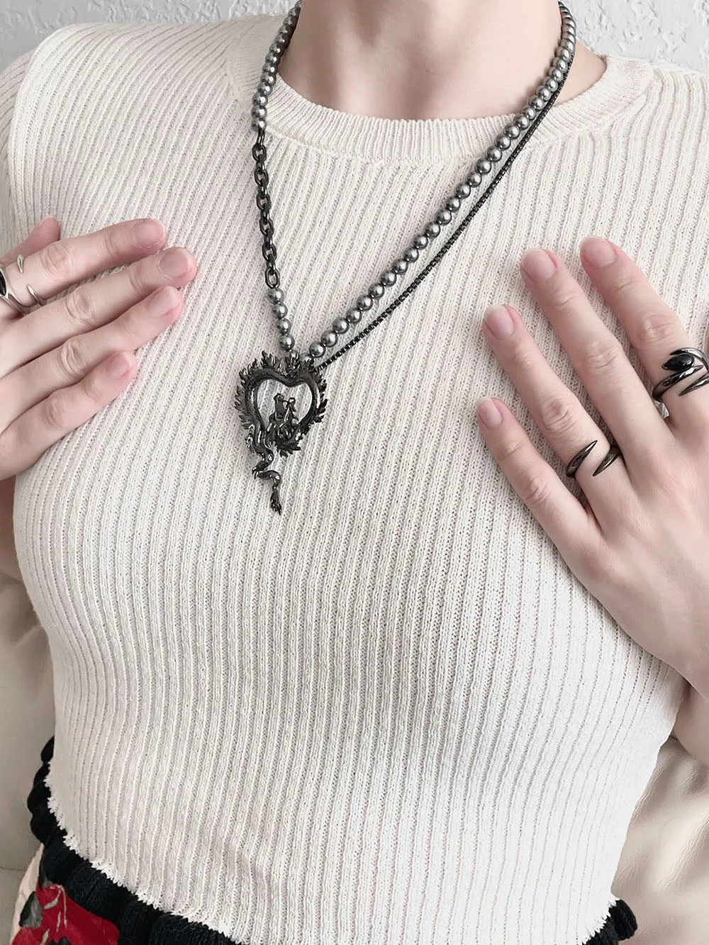 MUKTANK x Mandarin Zan Club Swimming Dragon in the Abyss Black Pearl Necklace sold by Muzkin product image thumbnail 2