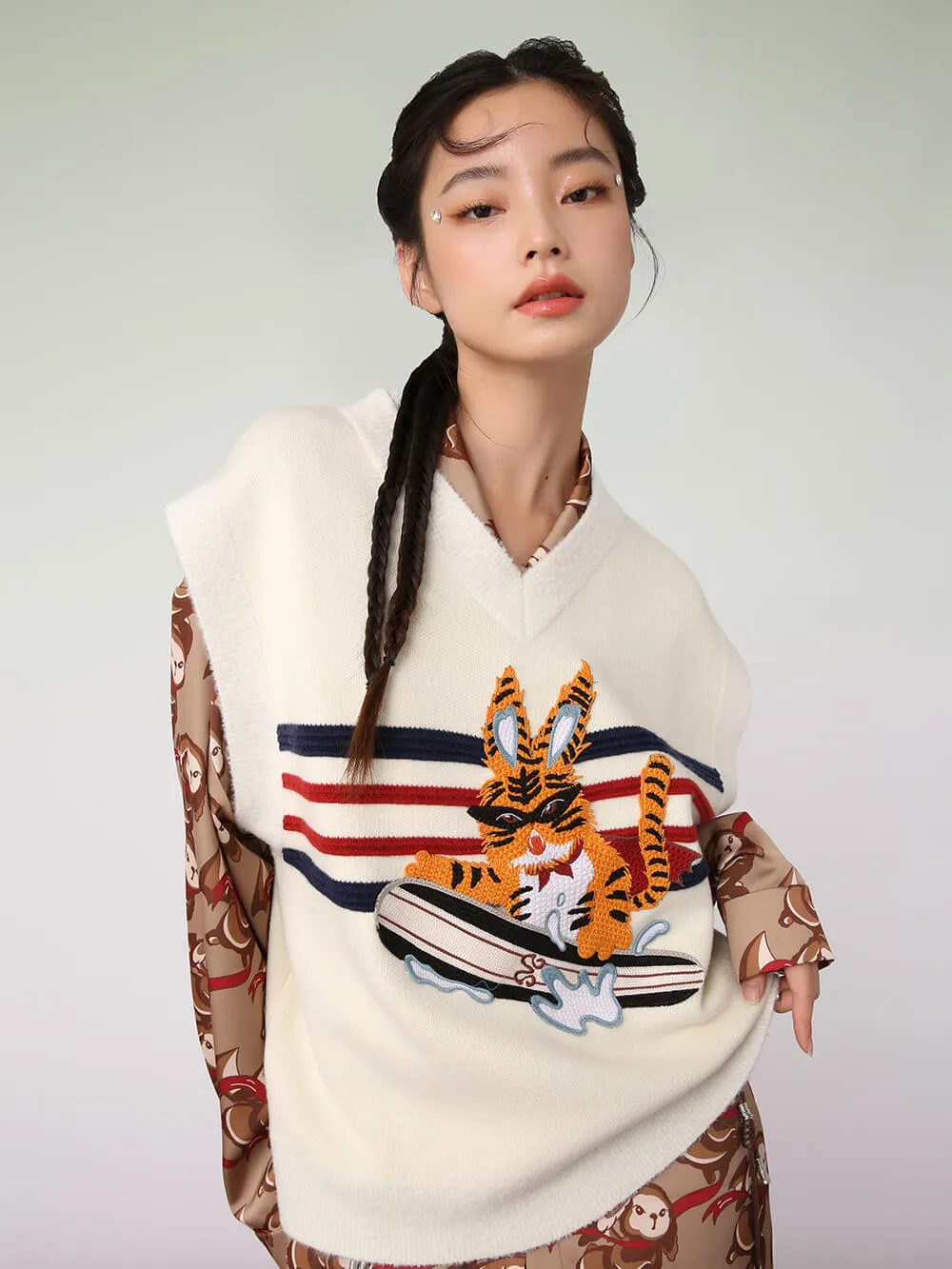 MUKZIN White Artists Joint Vest sold by Muzkin product image thumbnail 2