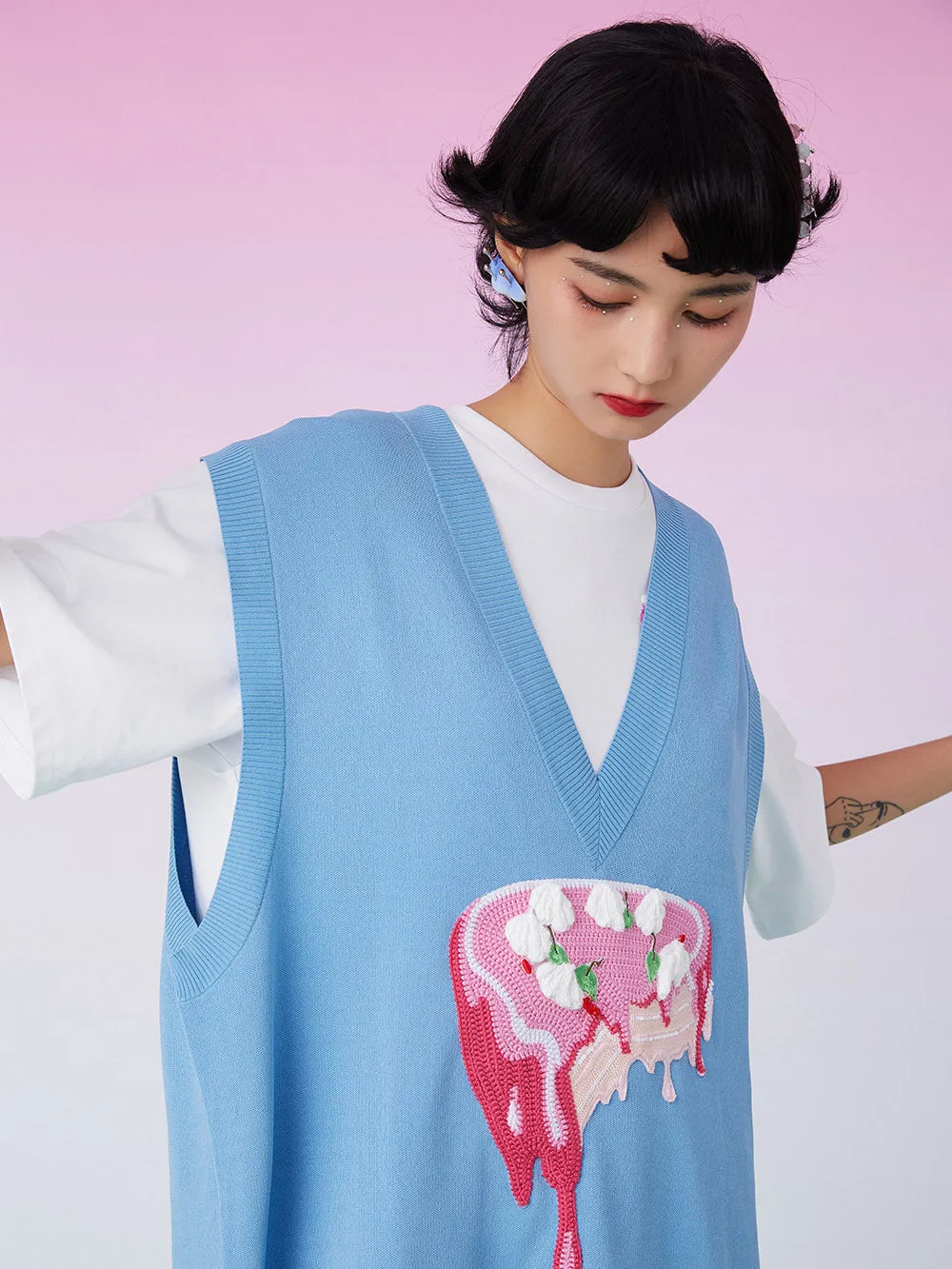 MUKZIN Knit Patched Oversize Blue Tank Top sold by Muzkin product image thumbnail 3