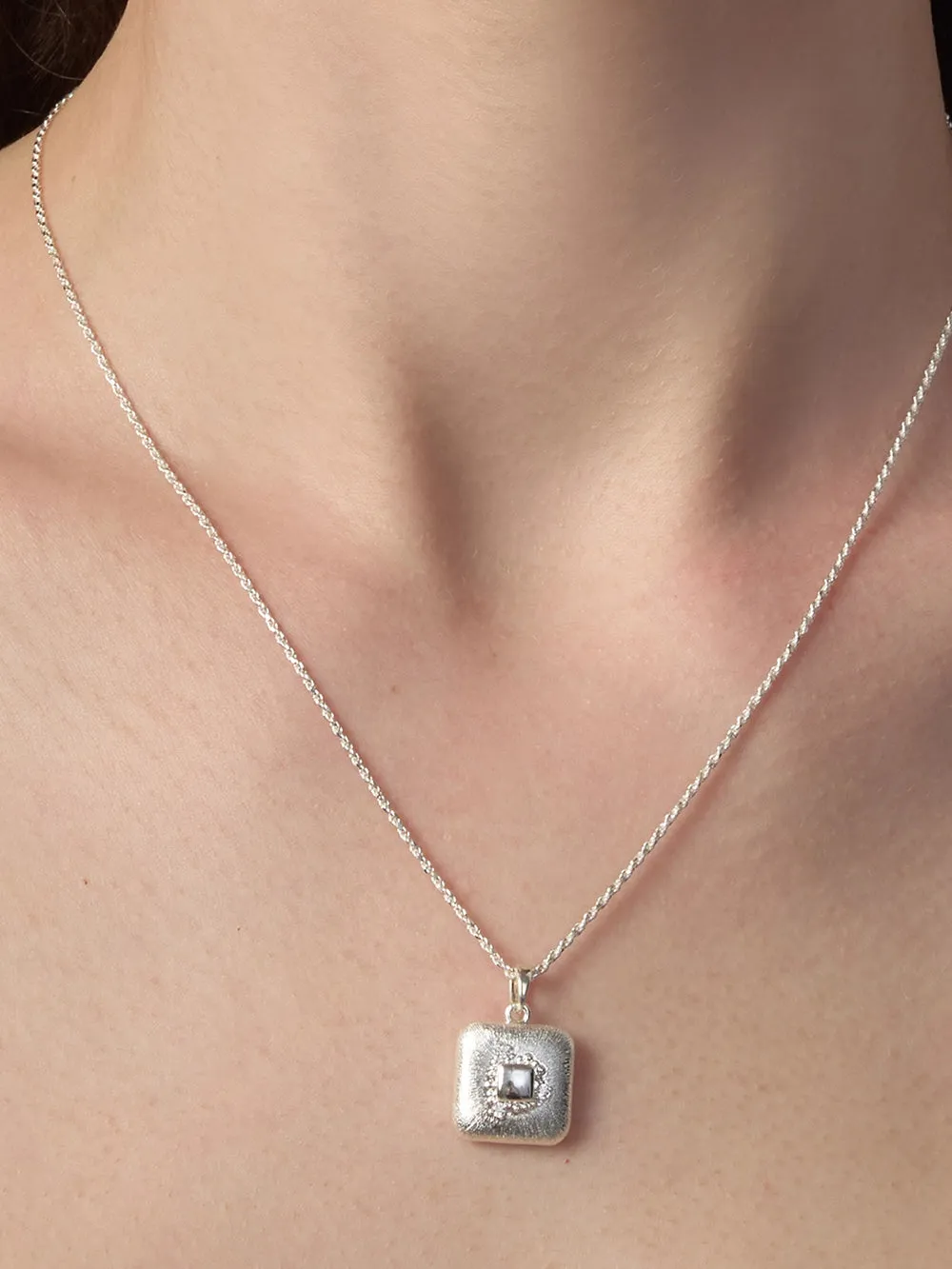 MUKTANK×SUN HUNTER Square Brushed Necklace sold by Muzkin product image thumbnail 2