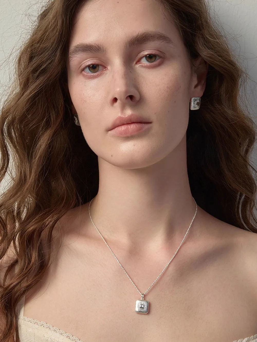 MUKTANK×SUN HUNTER Square Brushed Necklace sold by Muzkin product image thumbnail 4