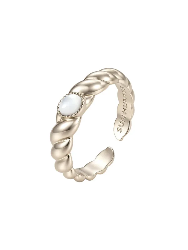 MUKTANK x SUN HUNTER Twisted Rope Ring - Mother of Pearl (Light Titanium Gold) made by Muzkin