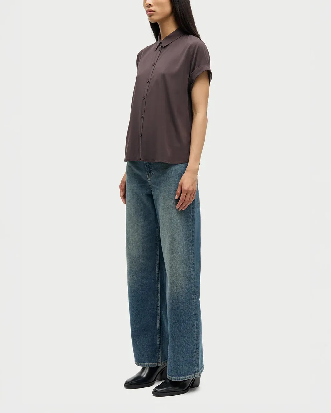 Majan SS Shirt sold by SHOWROOM product image thumbnail 4