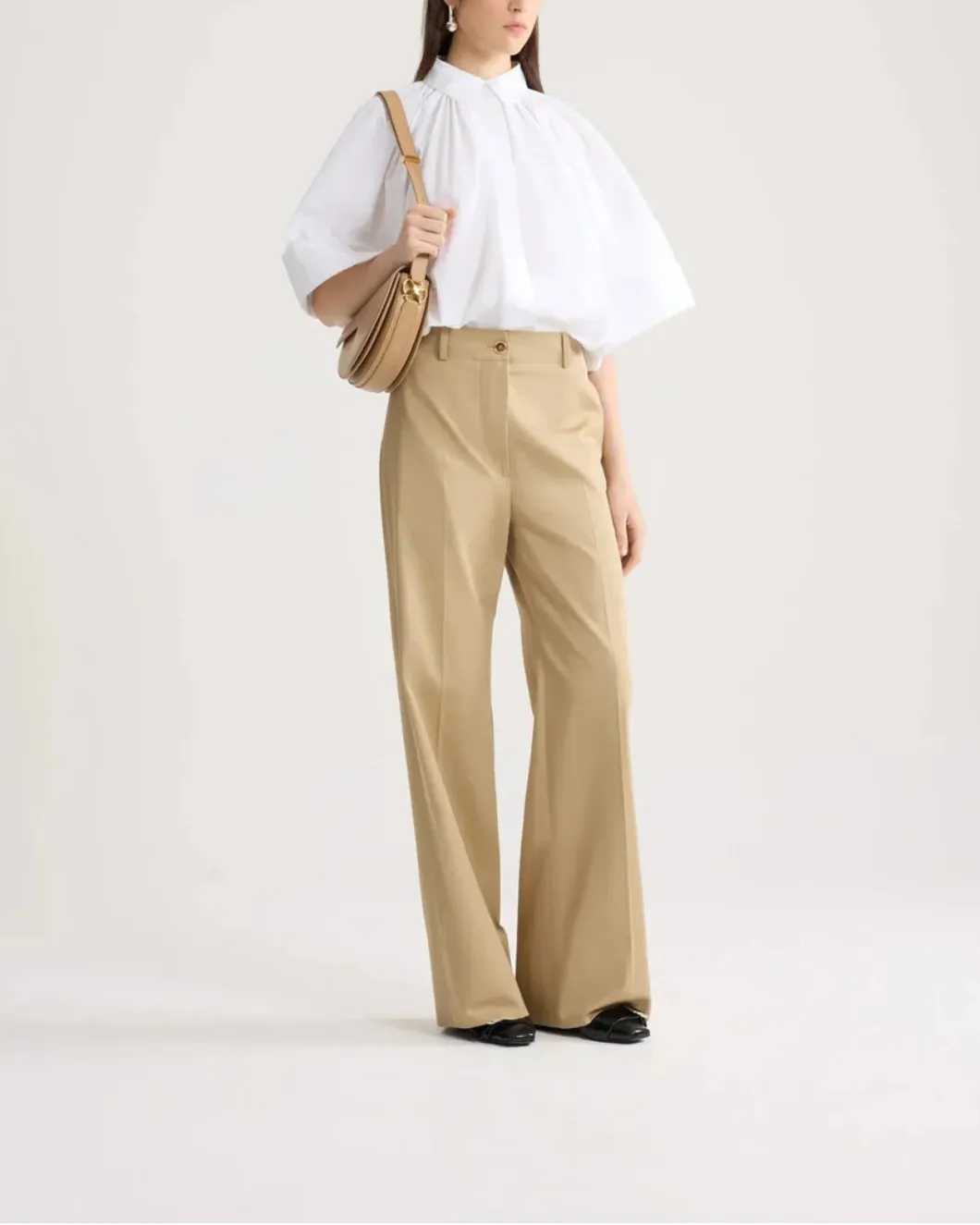 Organic Cotton Voluminous Short-Sleeved Blouse sold by SHOWROOM product image thumbnail 2