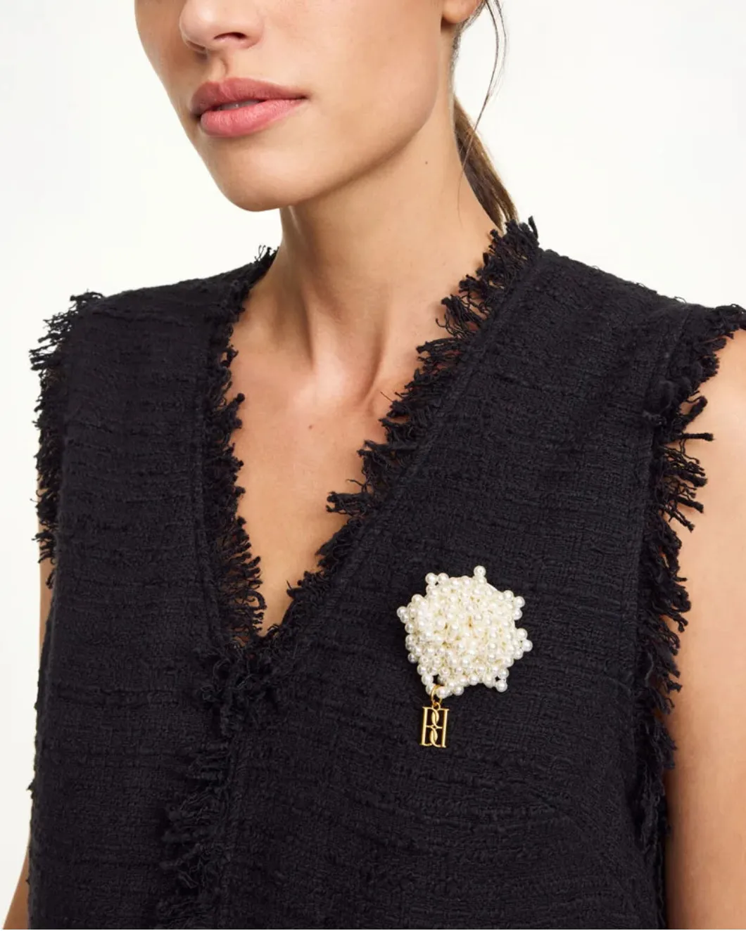 Helea Monogram Brooch sold by SHOWROOM product image thumbnail 2