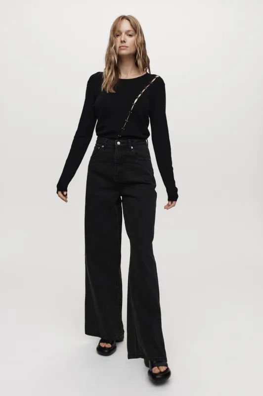 CURVE SEAM JEAN - WASHED BLACK sold by Marle
