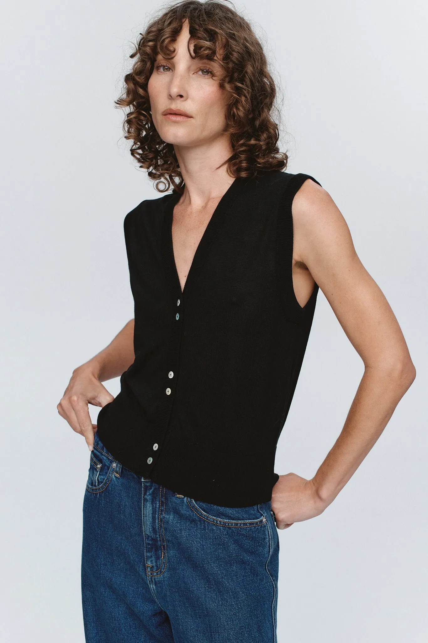 FOUNDATIONS VEST - BLACK sold by Marle