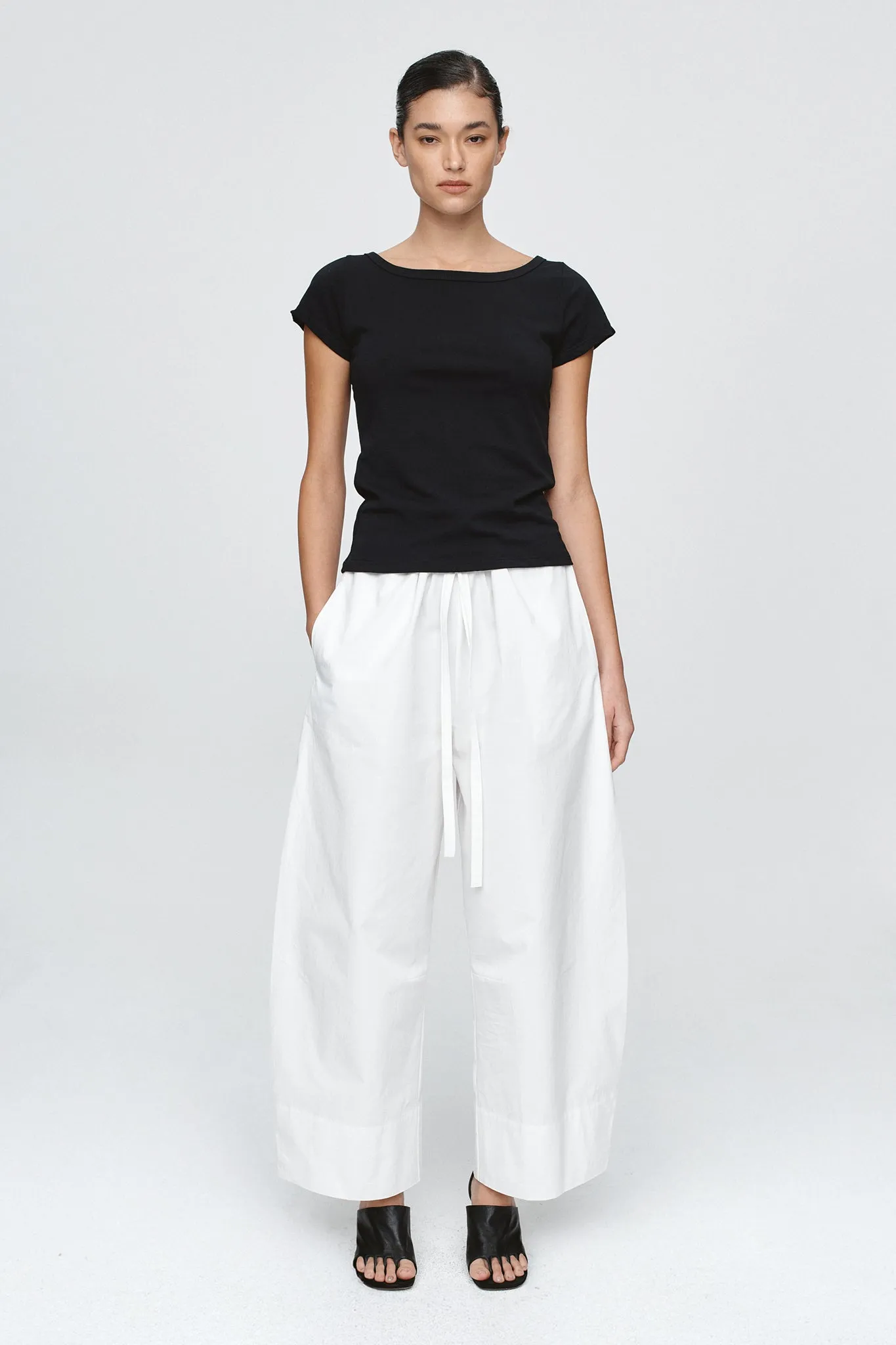 LILL TEE - BLACK sold by Marle