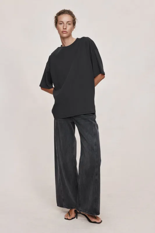 HELE TEE - BLACK sold by Marle