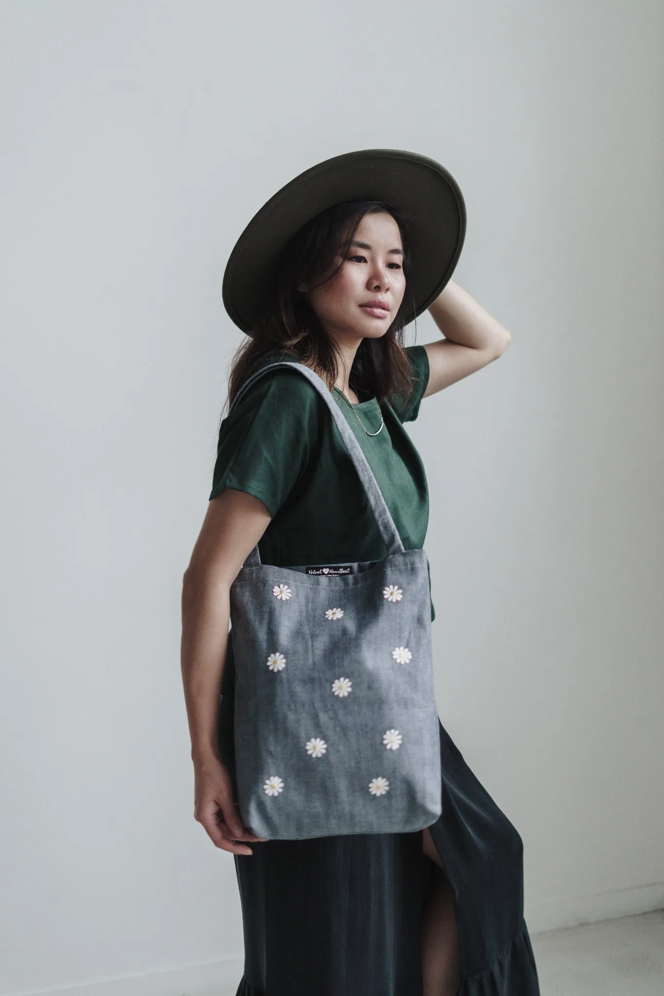 Daisy Tote sold by Velvet Heartbeat product image thumbnail 3