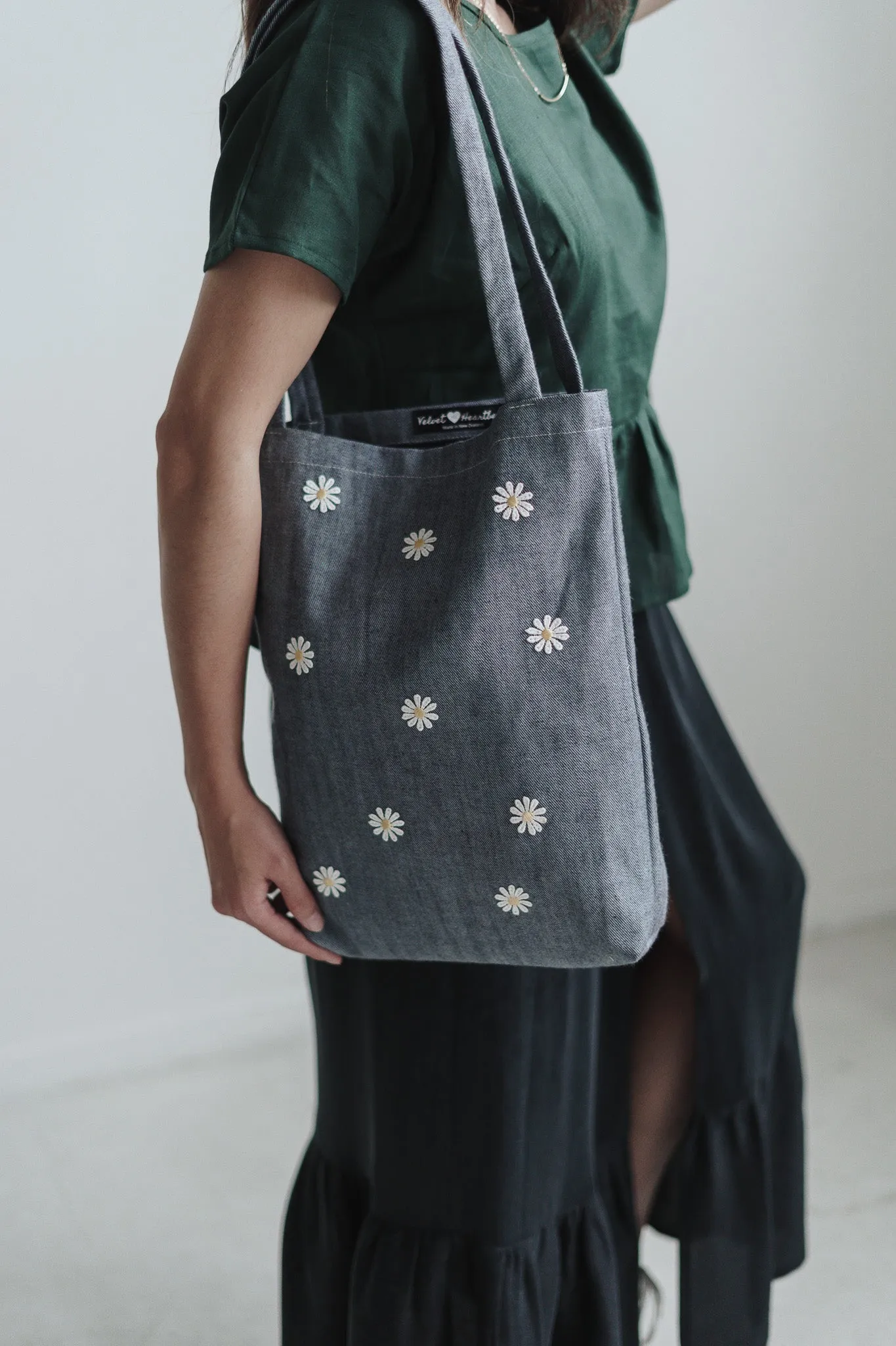 Daisy Tote sold by Velvet Heartbeat product image thumbnail 2