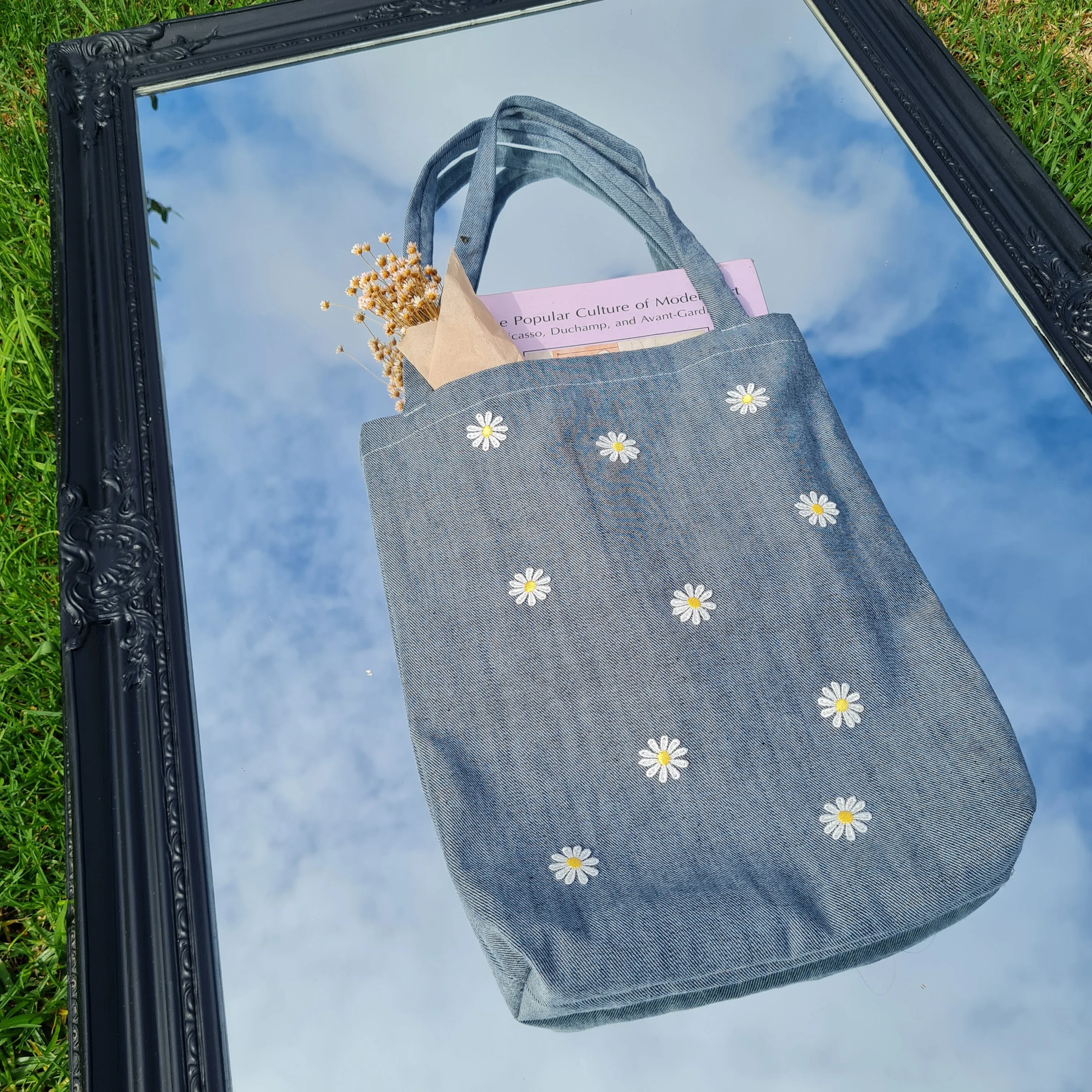 Daisy Tote sold by Velvet Heartbeat product image thumbnail 4