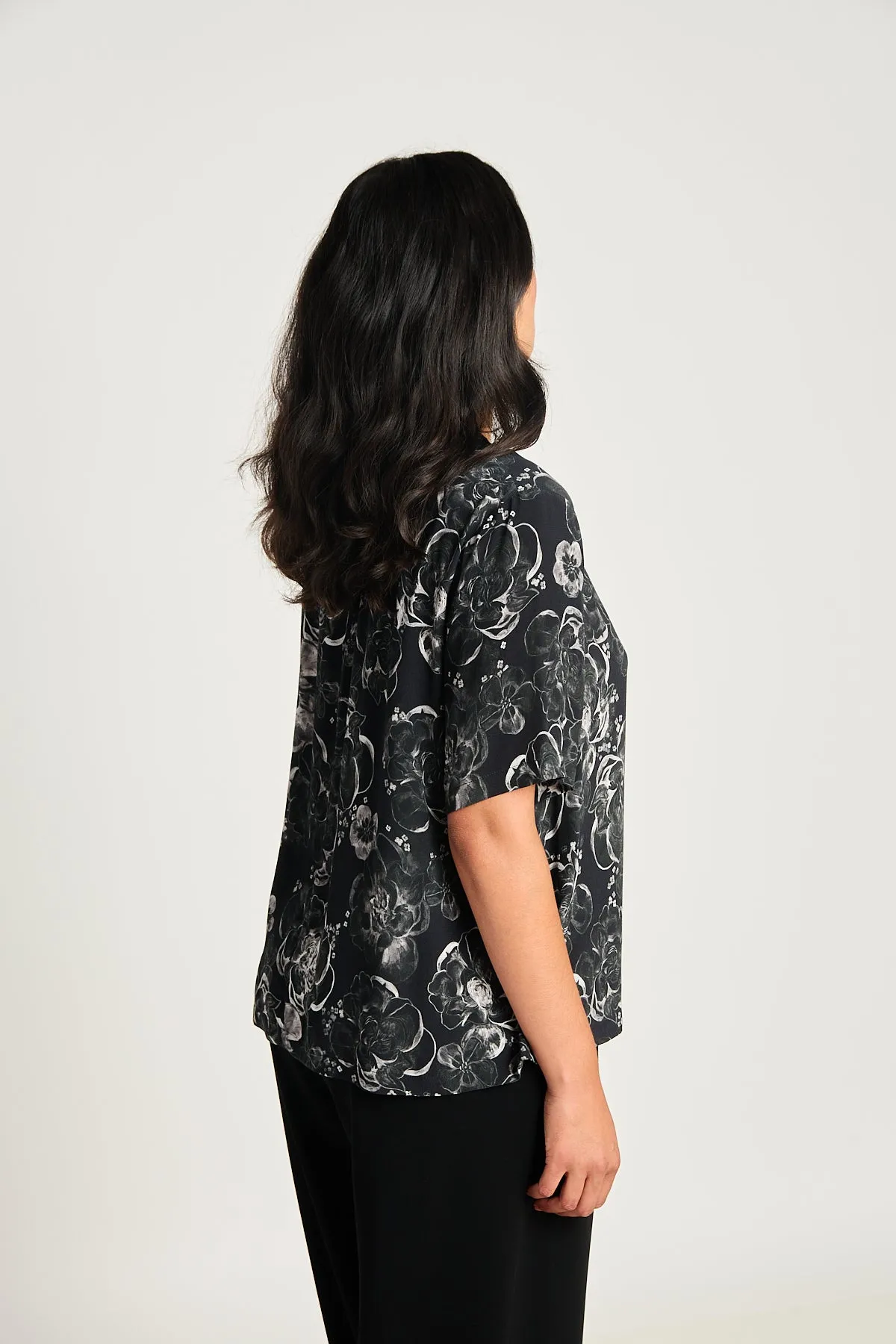Peony tee - Black sold by Twenty-Seven Names product image thumbnail 4