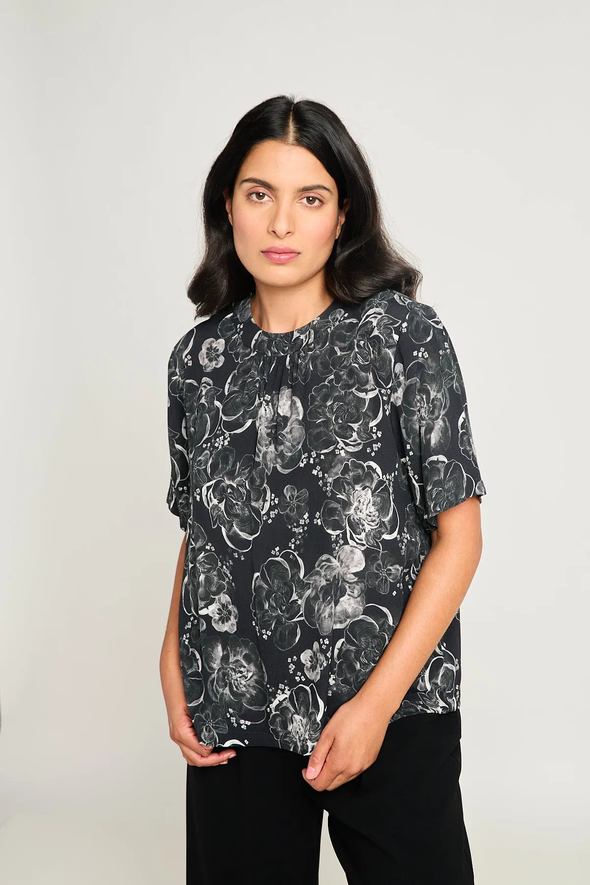 Peony tee - Black sold by Twenty-Seven Names product image thumbnail 2