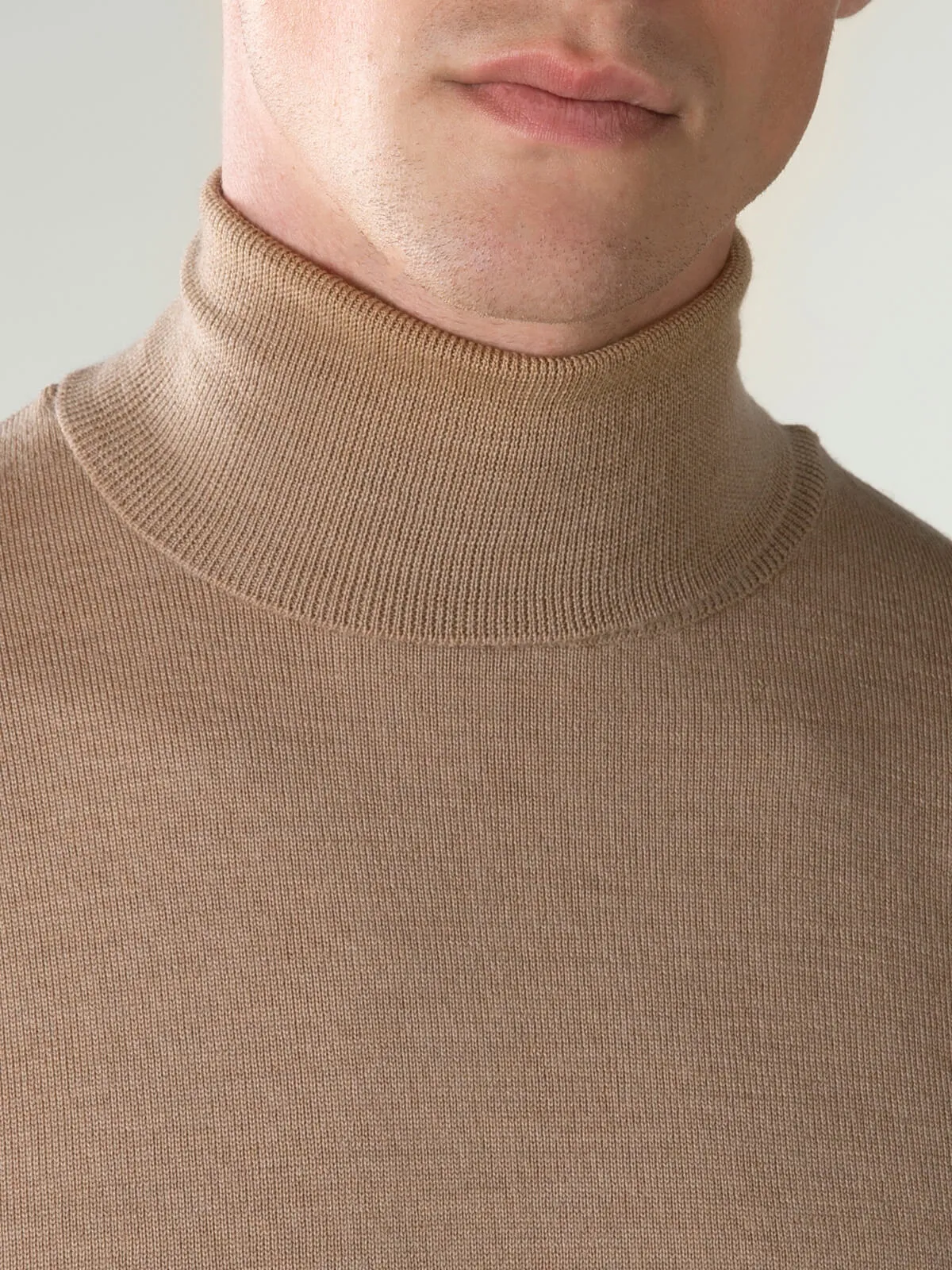 Extrafine Merino Rollneck Beige sold by Aurelien product image thumbnail 2