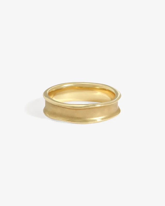 Caius Ring Solid Gold made by Temple of the Sun