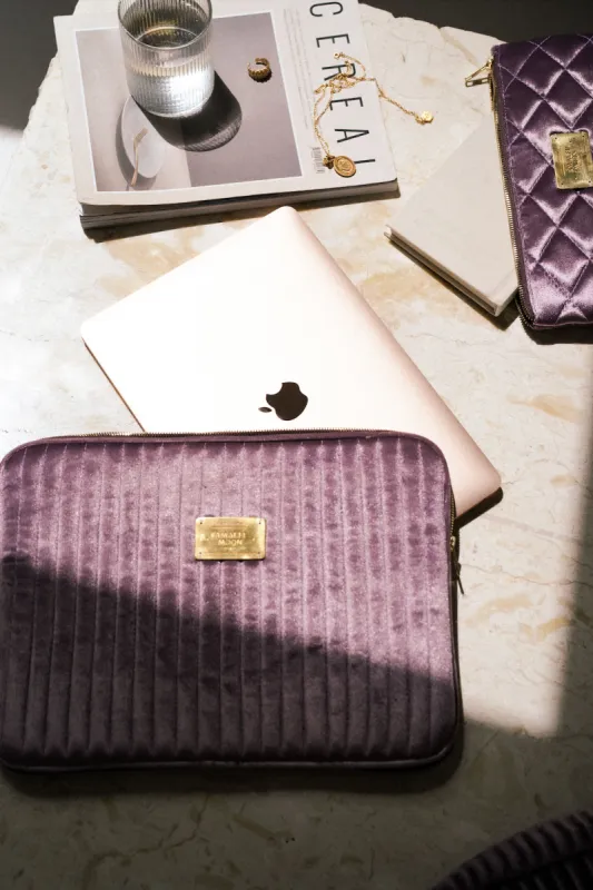 Padded laptop case lilac sold by Lakor The Label