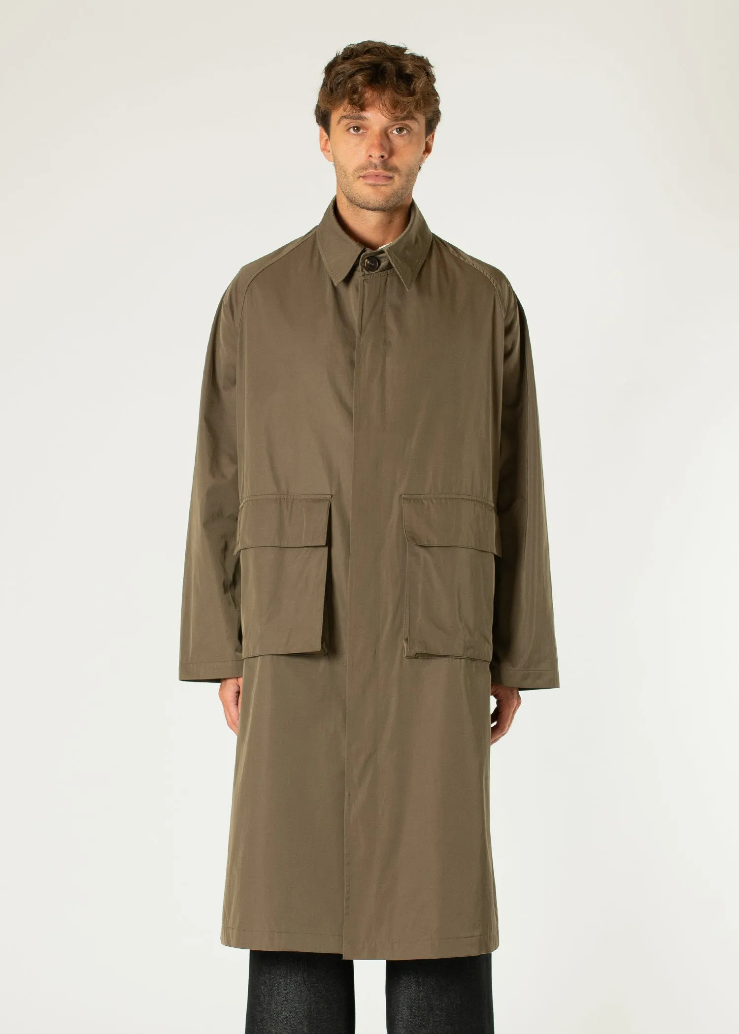Mac Pocket Coat sold by Estudio Niksen