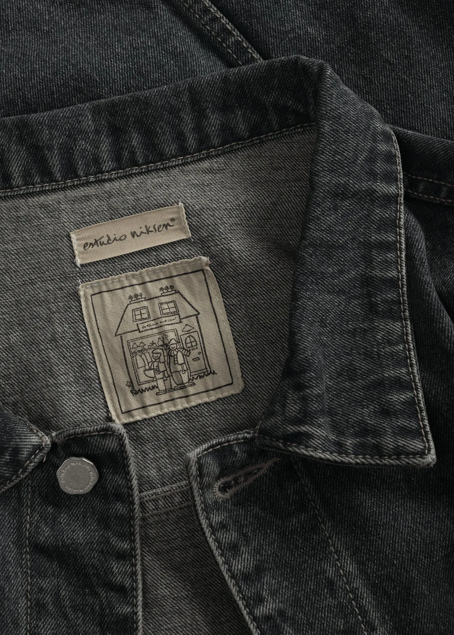 Boxy Denim Trucker sold by Estudio Niksen product image thumbnail 5