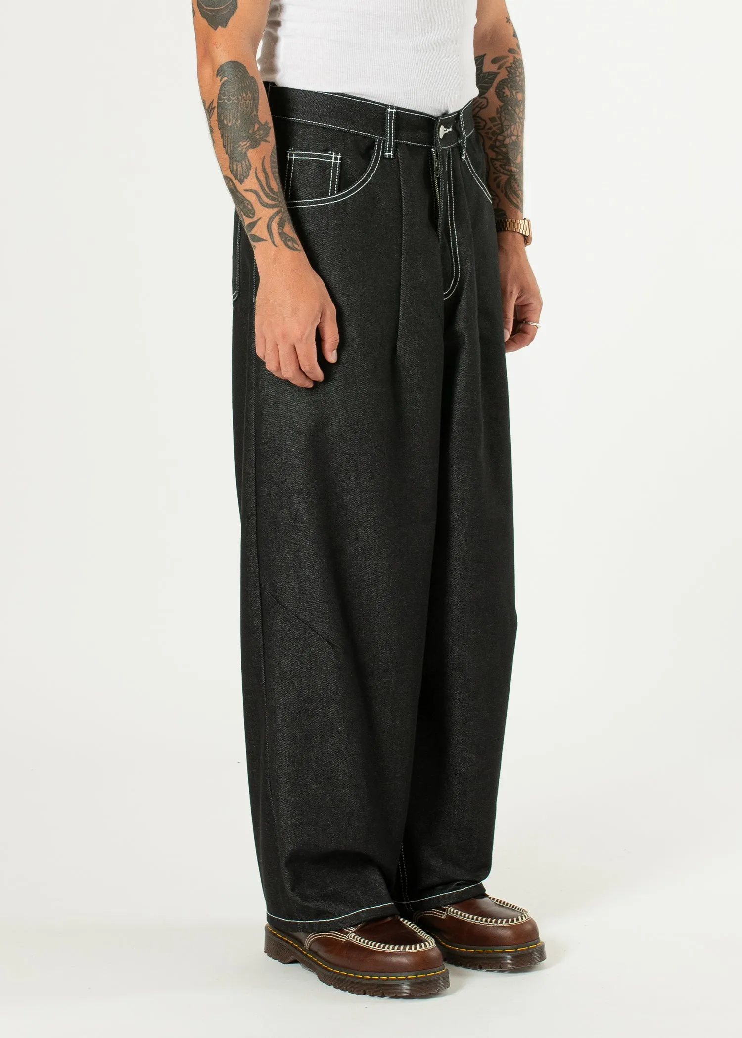 Raw Denim Balloon Jeans sold by Estudio Niksen