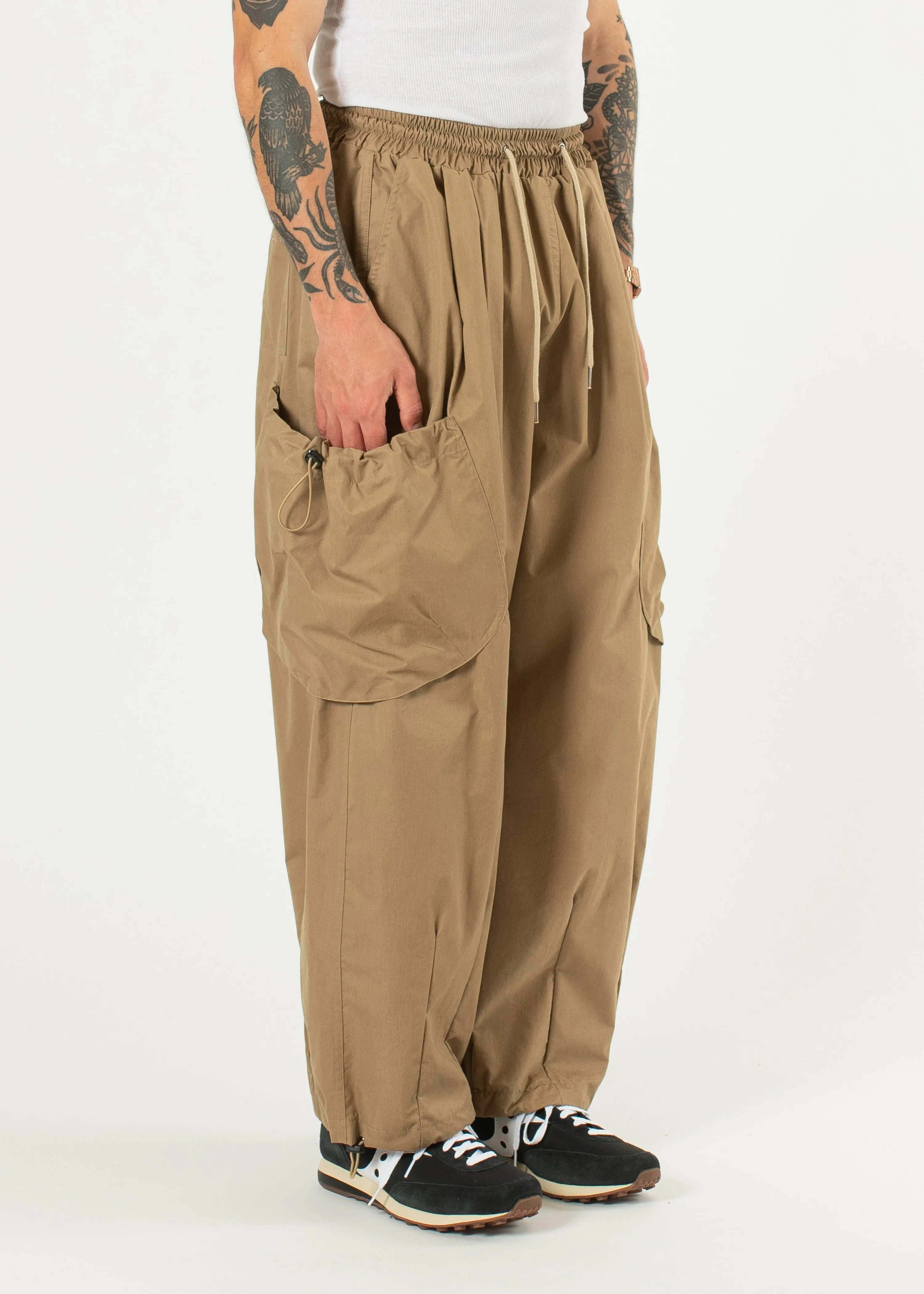Bungee-strap Cargo Pants sold by Estudio Niksen