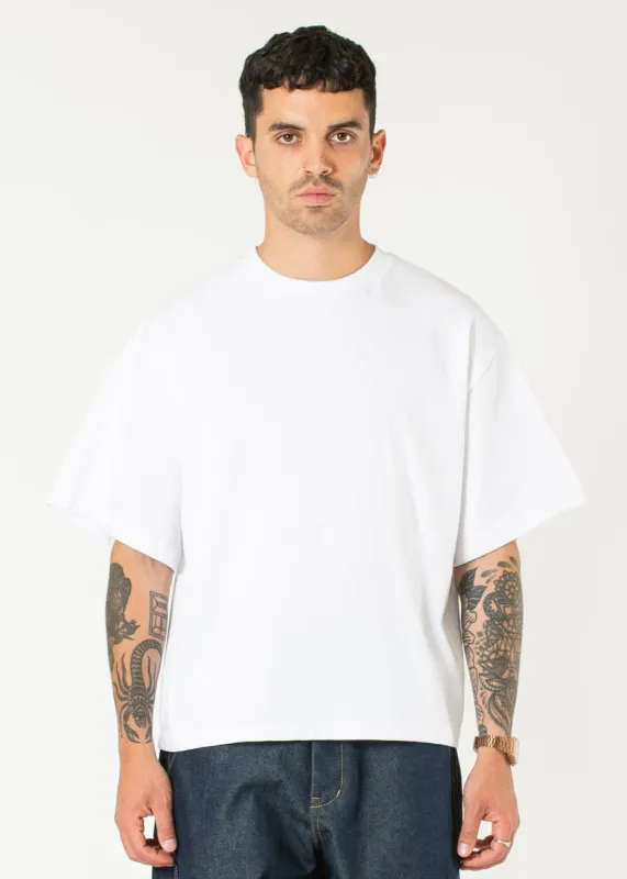 Signature Cropped Tee sold by Estudio Niksen