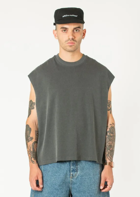 Muscle Cropped Tee made by Estudio Niksen