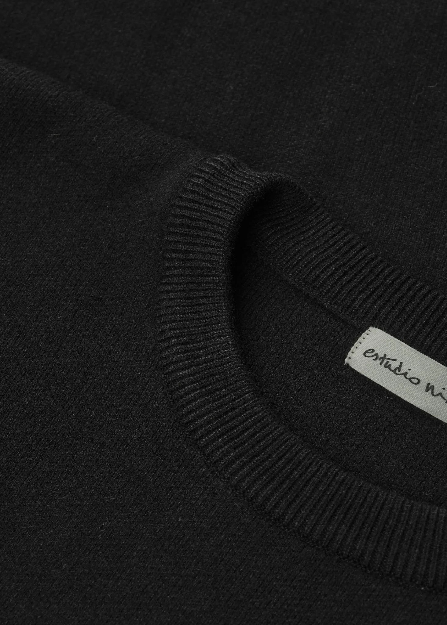 Balloon Heavy Sweater sold by Estudio Niksen product image thumbnail 4