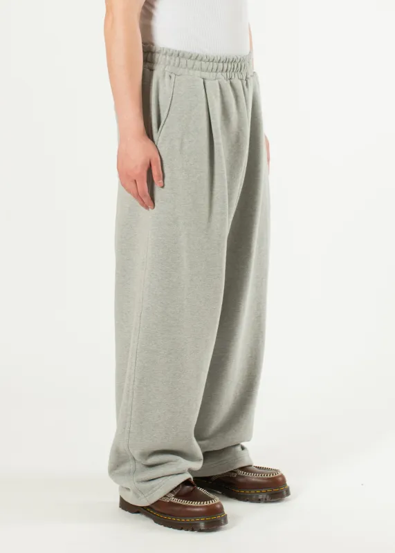 Pleated Wide Joggers made by Estudio Niksen
