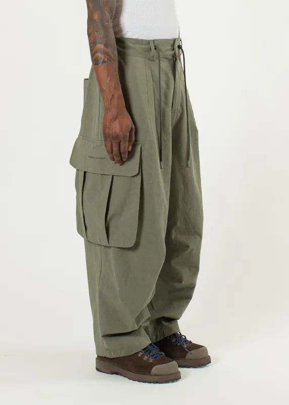 Big-pocket Cargo Pants made by Estudio Niksen