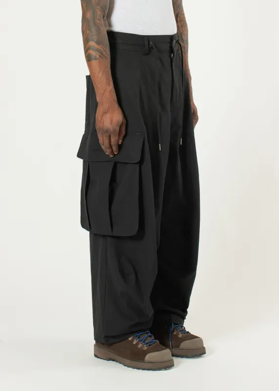 Big-pocket Cargo Pants made by Estudio Niksen