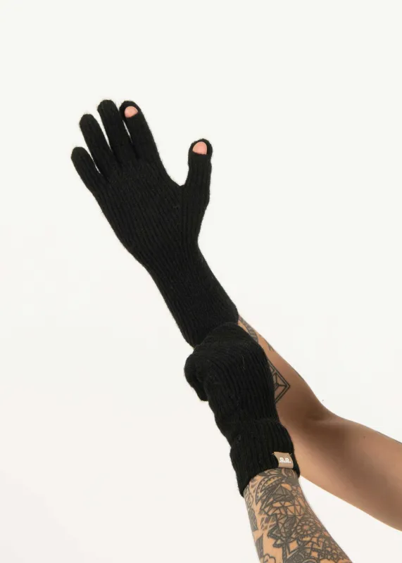 Convertible Gloves made by Estudio Niksen