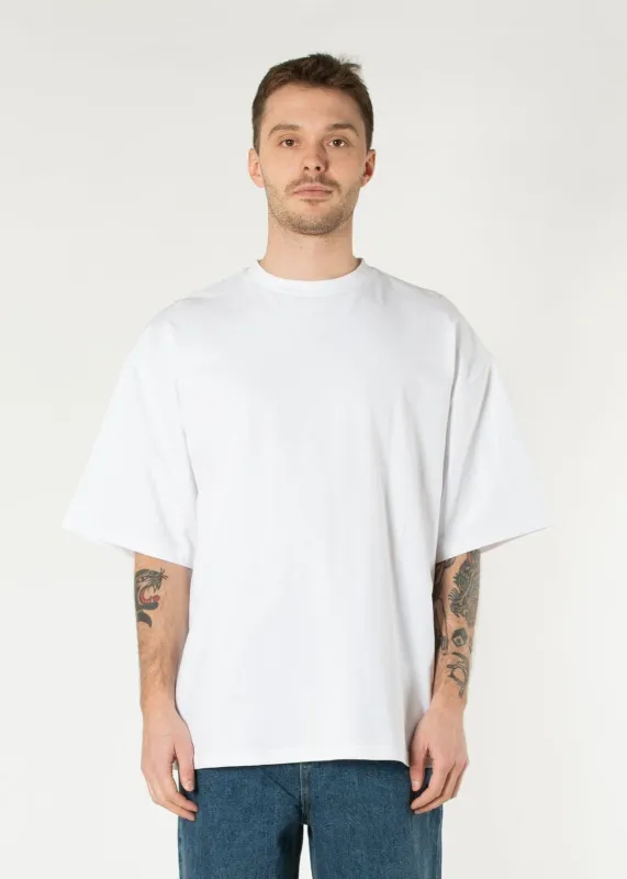 Signature Blank Tee made by Estudio Niksen