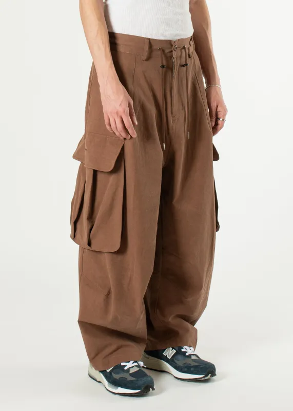 Big-pocket Cargo Pants made by Estudio Niksen