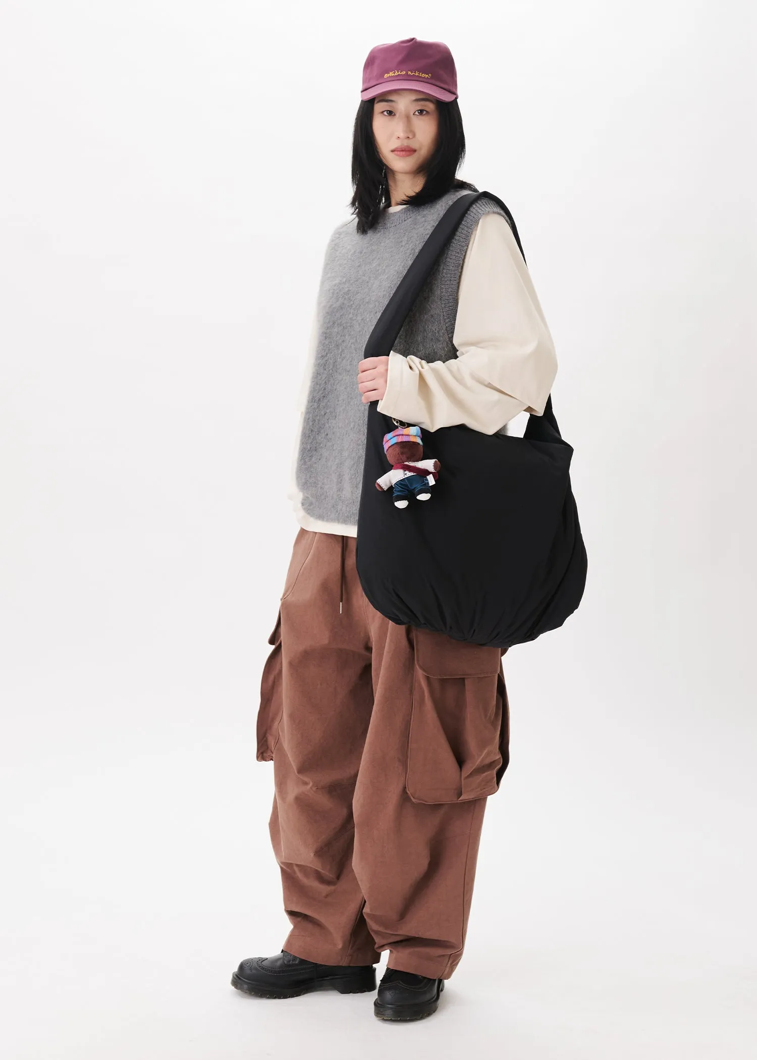 Big-pocket Cargo Pants sold by Estudio Niksen product image thumbnail 2