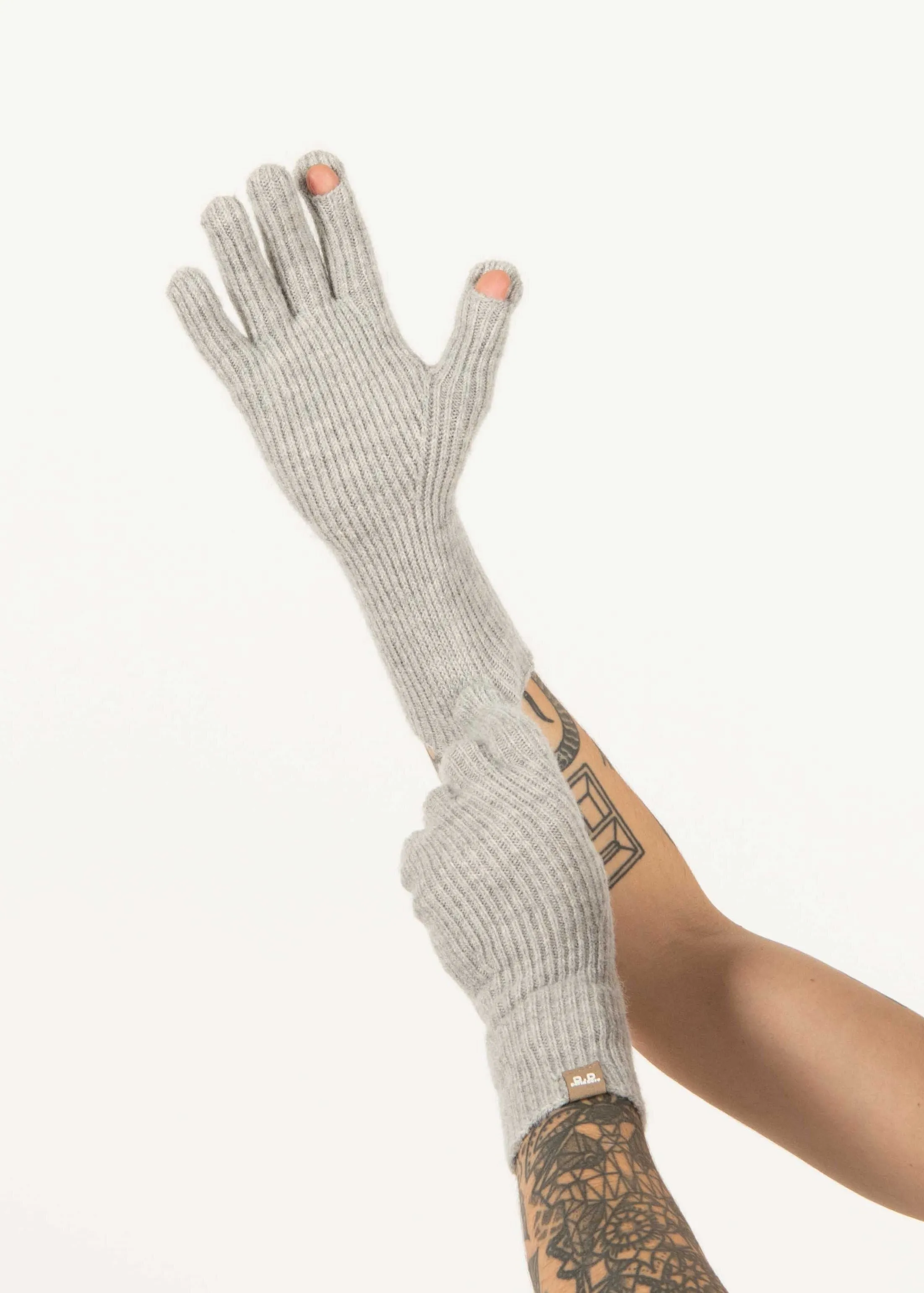 Convertible Gloves sold by Estudio Niksen