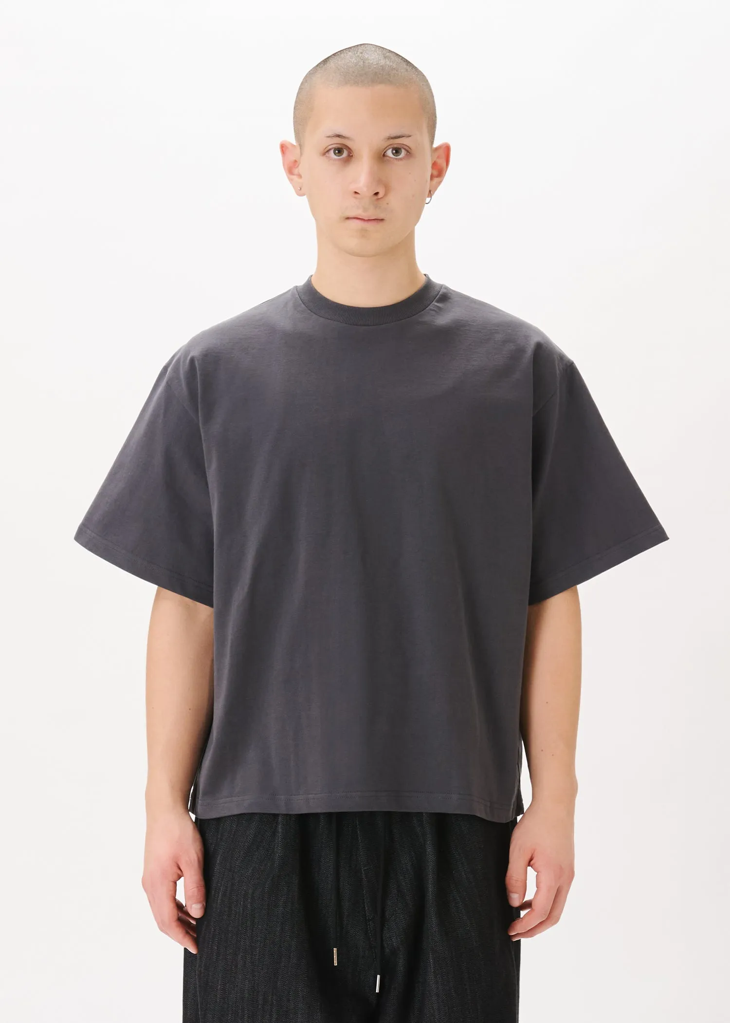 Signature Cropped Tee sold by Estudio Niksen
