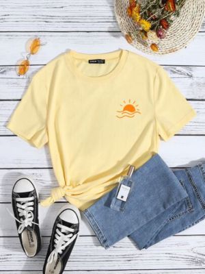 Camiseta de cuello redondo con estampado de dibujos animados sold by SHEIN