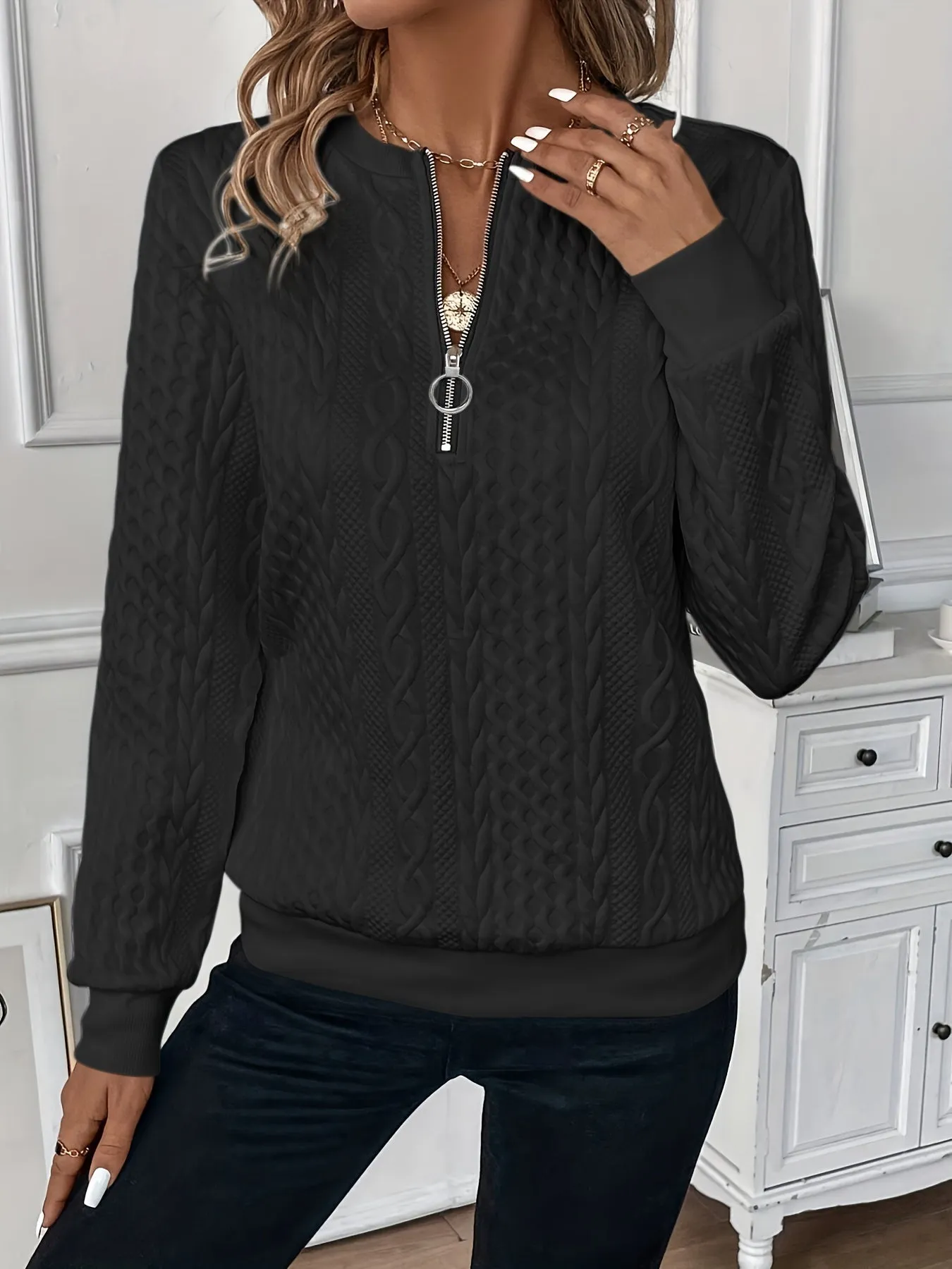 Dakota | Camiseta con escote de cremallera sold by Liliana Lupe product image thumbnail 5